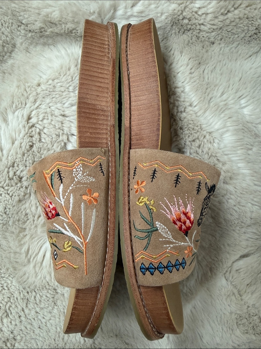 Johnny Was Watipaso Embroidered Suede Slide Sandals Tan Size 10 - Picture 6 of 13